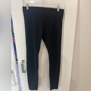 🔥3/$18🔥 Women’s black leggings. Size Medium- by HUE